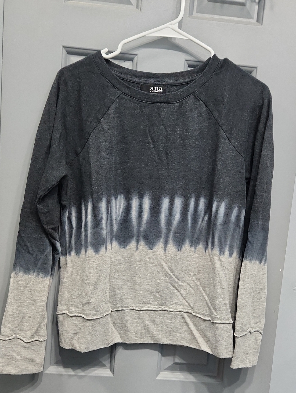 a.n.a Gray Blue Distressed Dye Sweater Sweatshirt XS